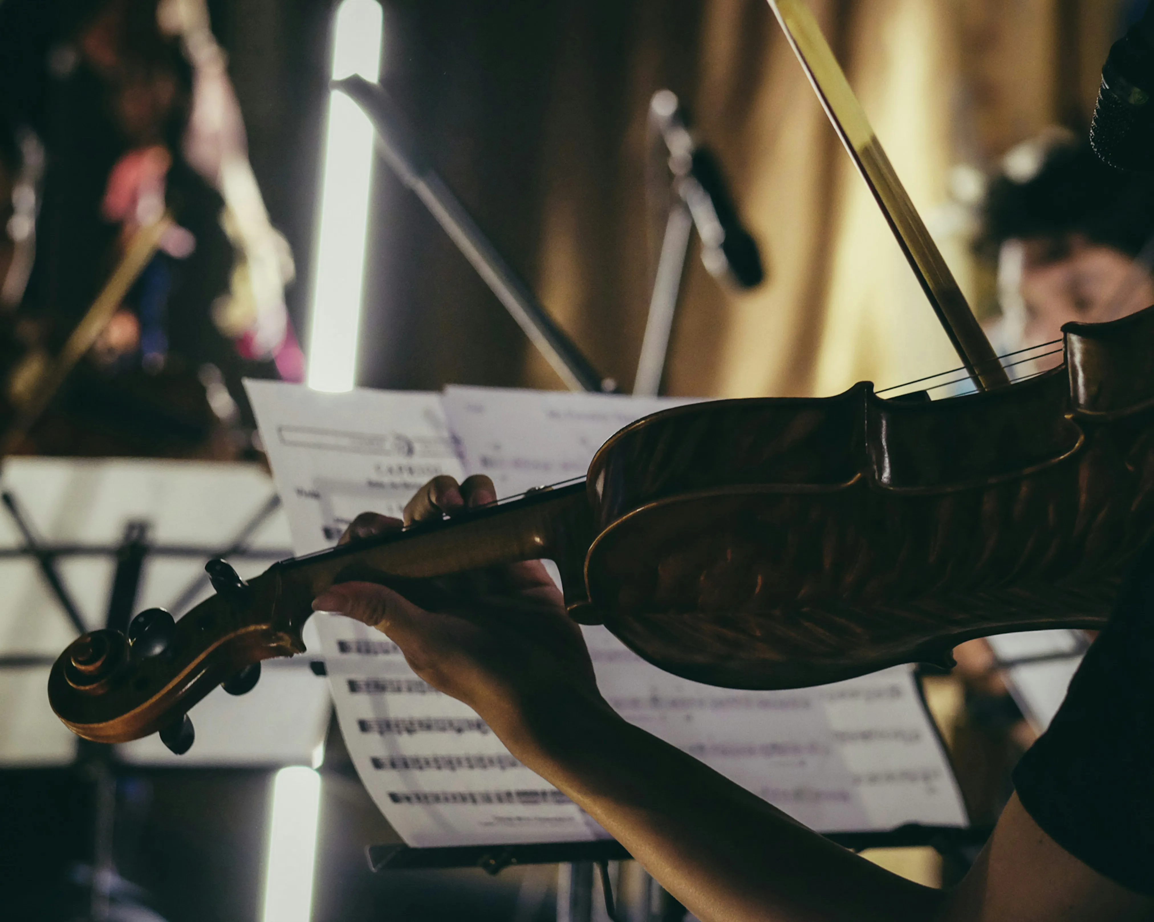 Teresa Bellamy conducting River City Youth Strings